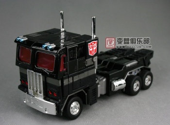 [Masterpiece Takara Tomy] MP-1B CONVOY BLACK VERSION - Sortie Novembre 2009 SpF00bee