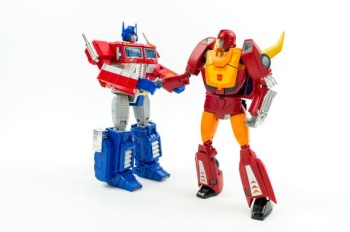 [Masterpiece Hasbro] MASTERPIECE RODIMUS PRIME - Sortie Juillet 2011 UqHnWZnM