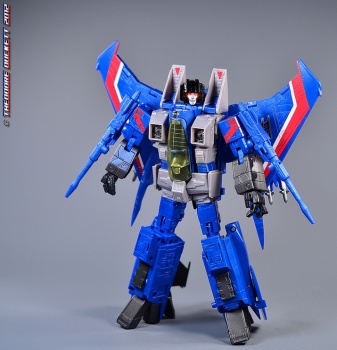 [Masterpiece Hasbro] MASTERPIECE THUNDERCRACKER - Sortie Aout 2012 Zu8cmE7b