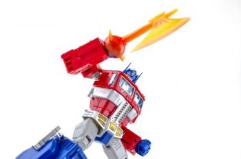  [Masterpiece Takara Tomy] MP-10 CONVOY (Optimus Prime) - Sortie Septembre 2011 AaY4JEdj