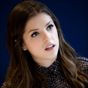  Nuevos Postraits de Anna Kendrick (HQ) AaaYNx6f