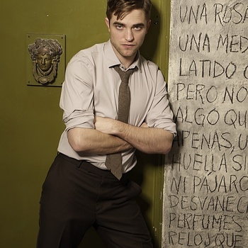 Nouveaux outtakes du shooting de Robert Pattinson pour Carter SMITH - Page 12 AaavX76z