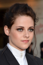 Kristen Stewart - Imagenes/Videos de Paparazzi / Estudio/ Eventos etc. - Página 24 AabxgCli