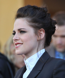 Kristen Stewart - Imagenes/Videos de Paparazzi / Estudio/ Eventos etc. - Página 24 Aac6fwR0