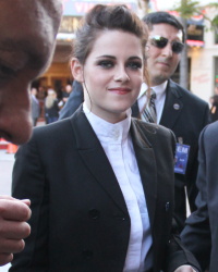 Kristen Stewart - Imagenes/Videos de Paparazzi / Estudio/ Eventos etc. - Página 24 AadBJUi3