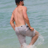 Kellan Lutz - Imagenes/Videos de Paparazzi / Estudio/ Eventos etc. - Página 22 Aaf4zm02