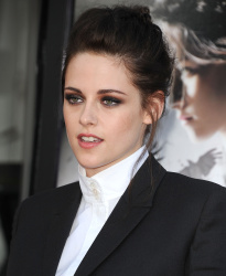 Kristen Stewart - Imagenes/Videos de Paparazzi / Estudio/ Eventos etc. - Página 24 AafjMXbM