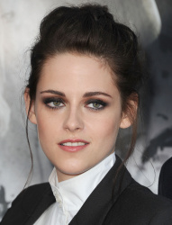 Kristen Stewart - Imagenes/Videos de Paparazzi / Estudio/ Eventos etc. - Página 24 AaiwpT3z