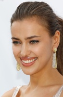 Irina Shayk AajrtVQr