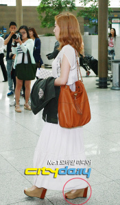 [FANTAKEN][19/5/2012] Taeyeon , Seohyun , Hyoyeon & Tiffany || Incheon Airport  AalCojPm