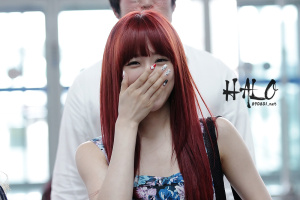 [FANTAKEN][19/5/2012] Taeyeon , Seohyun , Hyoyeon & Tiffany || Incheon Airport  AalKKvQl