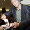 Kellan Lutz - Imagenes/Videos de Paparazzi / Estudio/ Eventos etc. - Página 22 AampLaXO