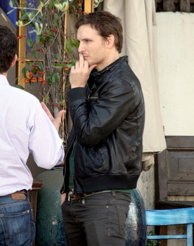 Peter Facinelli desayunando ayer con un amigo en “The Little Door” AanfOsug