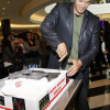 Kellan Lutz - Imagenes/Videos de Paparazzi / Estudio/ Eventos etc. - Página 22 AapSNx9h