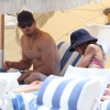 Kellan Lutz - Imagenes/Videos de Paparazzi / Estudio/ Eventos etc. - Página 22 AapmXj10