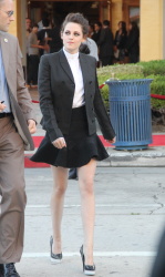 Kristen Stewart - Imagenes/Videos de Paparazzi / Estudio/ Eventos etc. - Página 24 AaqGdr7K