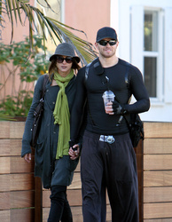 Kellan Lutz - Imagenes/Videos de Paparazzi / Estudio/ Eventos etc. - Página 21 Aav7uUXD