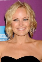 Malin Akerman Aay9aHwN