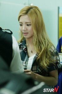 [FANTAKEN][19/5/2012] Taeyeon , Seohyun , Hyoyeon & Tiffany || Incheon Airport  Aayq8YYM