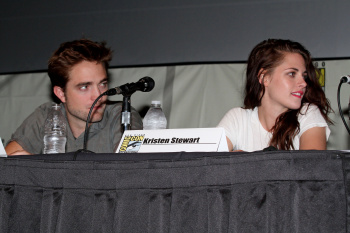 17 Julio-Más Fotos en HQ De Comic-Con 2012 AbfqgKta