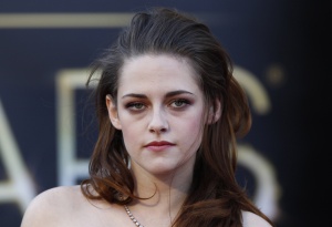 Kristen Stewart - Imagenes/Videos de Paparazzi / Estudio/ Eventos etc. - Página 31 Abk6m5a7