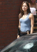  Beauty And The Beast Kristin Kreuk- Promo - BTS set  AbnLOJEE