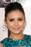 Nina Dobrev AbpAXuUC