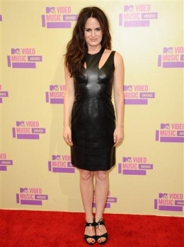 Elizabeth Reaser en los 2012 MTV Video Music Awards  AbriK7F7