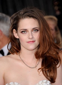 Kristen Stewart - Imagenes/Videos de Paparazzi / Estudio/ Eventos etc. - Página 31 AbtfdHk1