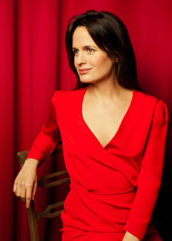 Nuevo outtake de Elizabeth Reaser para “The Thrilling Adventure Hour” Abx7a37u