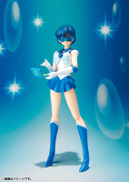 [Tamashii Nations] SH Figuarts Sailor Moon - Page 2 AcbGsrNN