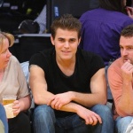 Paul Wesley at the LA Lakers game | 18-12-12 AcbI20X4