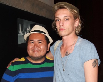  	 Nueva fanpic de Jamie Campbell en Toronto- Julio 2012 AcbxmJjH