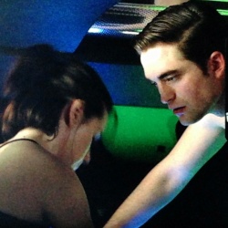   Imagenes/Videos en el Set de "Cosmopolis" - Página 2 Ack9WK5J