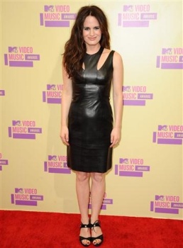 Elizabeth Reaser en los 2012 MTV Video Music Awards  AckCrphl