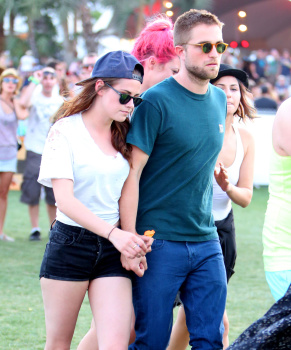 Robsten - Imagenes/Videos de Paparazzi / Estudio/ Eventos etc. - Página 10 Acp3F0nj