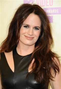 Elizabeth Reaser en los 2012 MTV Video Music Awards  Acqd6GCC