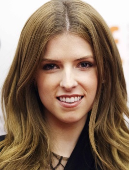 Anna Kendrick en Grey Goose Vodka party for the "End of Watch" at Soho House Toronto  AcyaxD2e