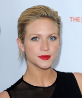 Brittany Snow AdeyDfZB