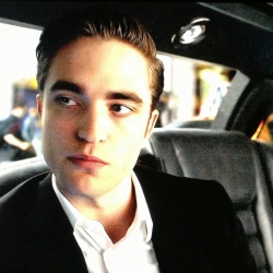   Imagenes/Videos en el Set de "Cosmopolis" - Página 2 Adf4PSbQ