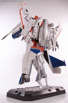 [Masterpiece Hasbro] MASTERPIECE STARSCREAM - Sortie 2007 AdhaNF4z