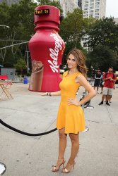 Maria Menounos  AdhrX3Jq