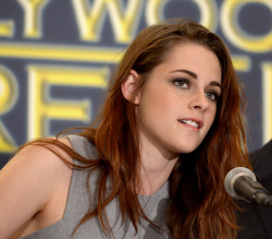 Kristen Stewart AdkIcrKF