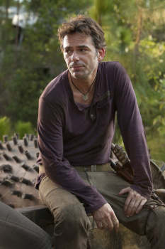 Billy Burke: Nuevos Stills De Revolution Adytfq73