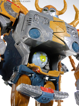 [Masterpiece Hasbro] 25TH ANNIVERSARY UNICRON with KRANIX - Sortie Septembre 2011 BtiOes2a