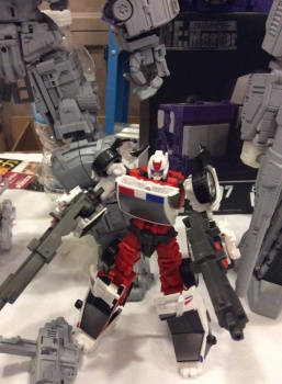 [Combiners Tiers] MAKETOYS MTCM-04 GUARDIA aka DEFENSOR - 2015-2016 C9ps67nv