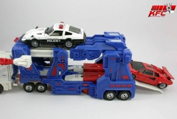 [Masterpiece Tiers] KFC EM P3 CITIZEN STACK aka ULTRA MAGNUS - Sortie Avril 2014 OcJ7ZFsj