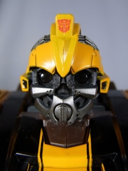 [Masterpiece Takara Tomy] MPM-2 BUMBLEBEE - Sortie Décembre 2010 OoVpMGqR