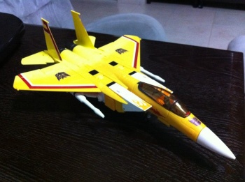 [Masterpiece Takara Tomy] MP-11S SUNSTORM - Sortie Aout 2012 PLJr891x