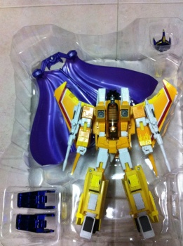 [Masterpiece Takara Tomy] MP-11S SUNSTORM - Sortie Aout 2012 Y3pkM2nG